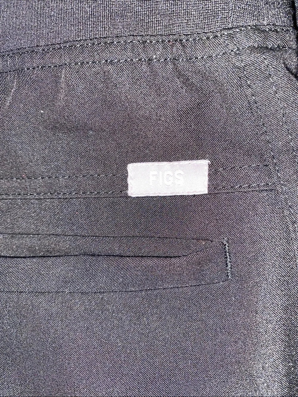 Figs comfortable pull